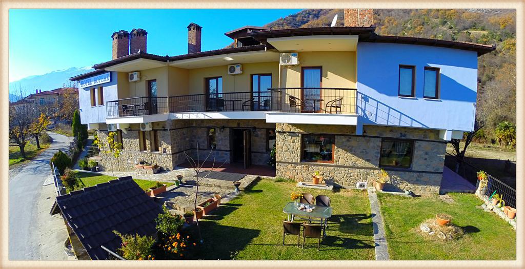 Voreas Hotel Loutraki  Exterior photo