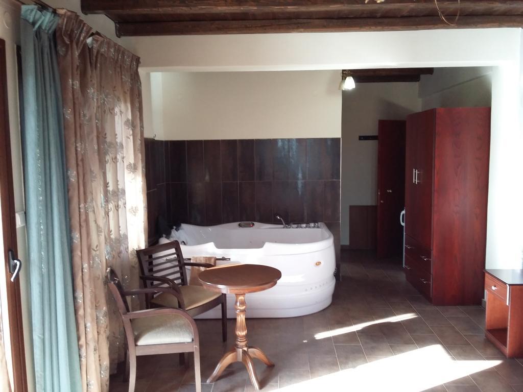 Voreas Hotel Loutraki  Room photo