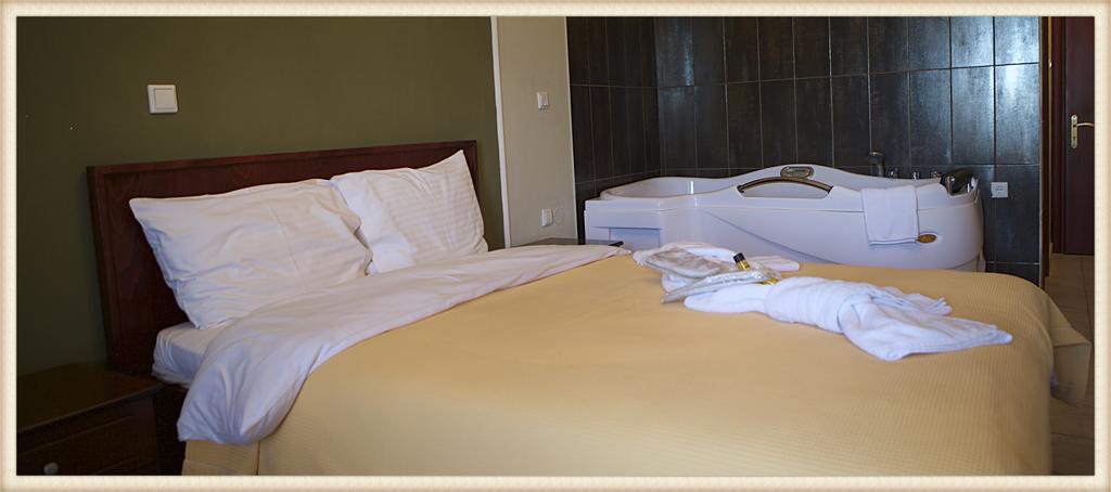 Voreas Hotel Loutraki  Room photo